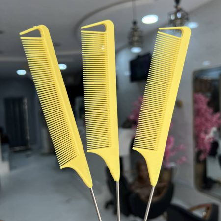 Teasing pin comb