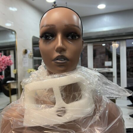 Full shoulder realistic mannequin (Dark lip)